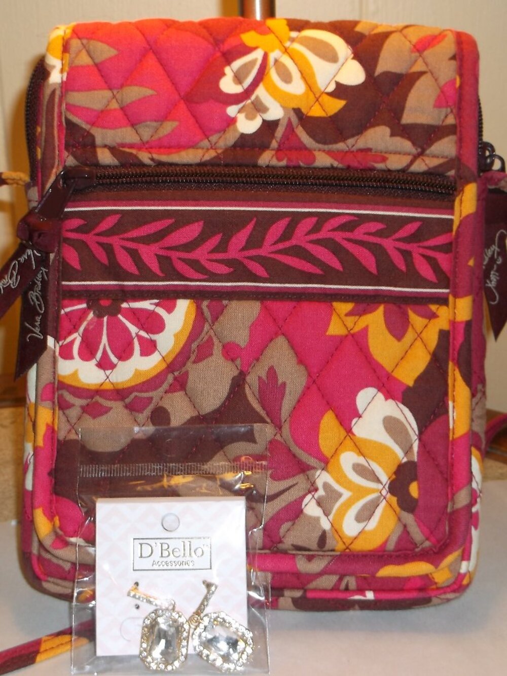 Vera Bradley Quilted Crossbody about 6"x7.5" – Like New, Plus NWT Earrings, ✈️